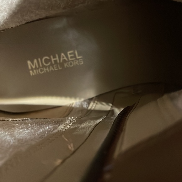 🎉MICHAEL Michael Kors Flat bootie 6🎉 - Picture 5 of 7